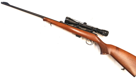 Pienoiskiv��ri CZ452 22 LR + Norconia 3-9x40, vaihtoase