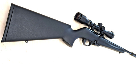 Pienoiskiv��ri Remington 597 22 WMR, vaihtoase