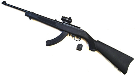 Pienoiskiv��ri Ruger 10/22 22 LR + punapistet�ht�in, vaihtoase