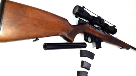 Pienoiskivri Toz 99 22 LR + BSA 4x32 + vaimennin, vaihtoase